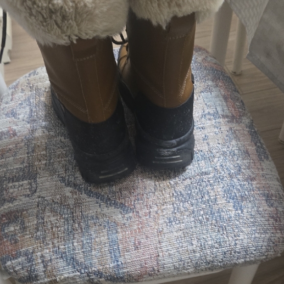 UGG Tan and Black Fur-Lined Winter Boots - Picture 4 of 5